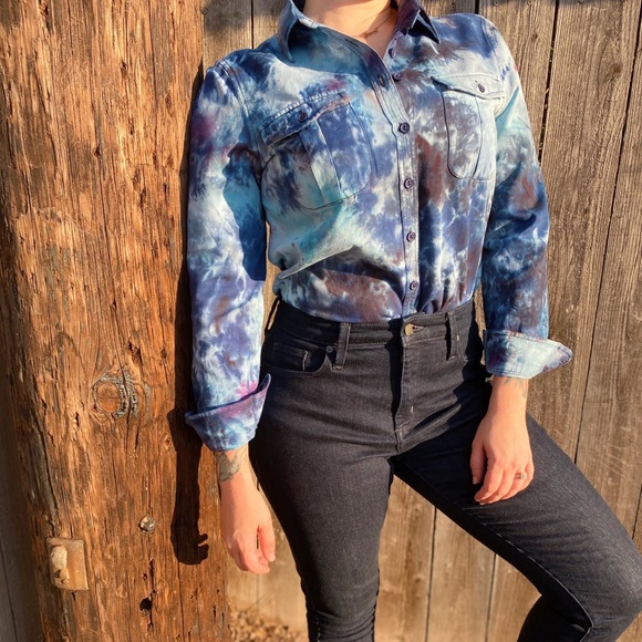 The WaterColour Button down - Picture 3 of 4